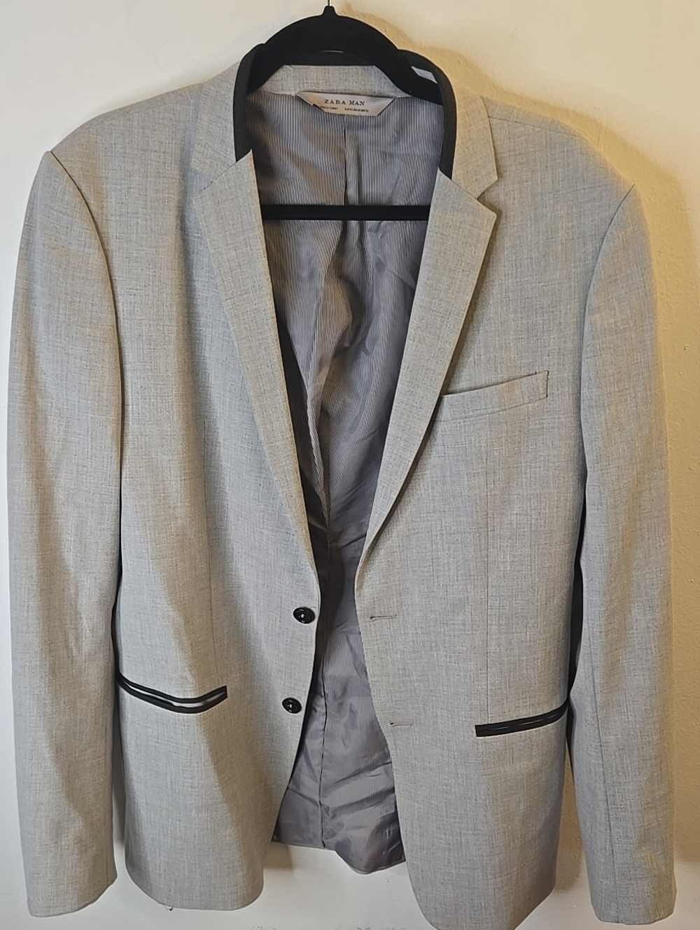 Zara Men's Light Gray Blazer with Black Piping